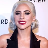 Lady Gaga: Die Sängerin sorgt immer wieder mit ihren Outfits für Aufsehen.