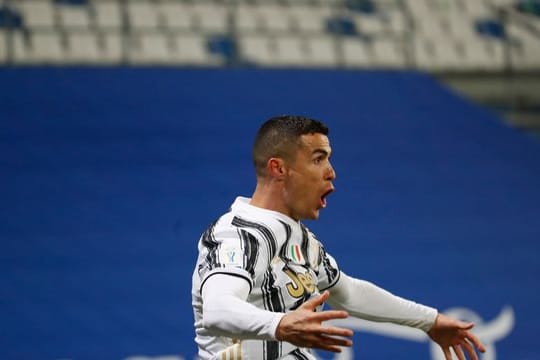 Juventus Torschütze Cristiano Ronaldo feiert seinen Führungstreffer im Spiel gegen Neapel.