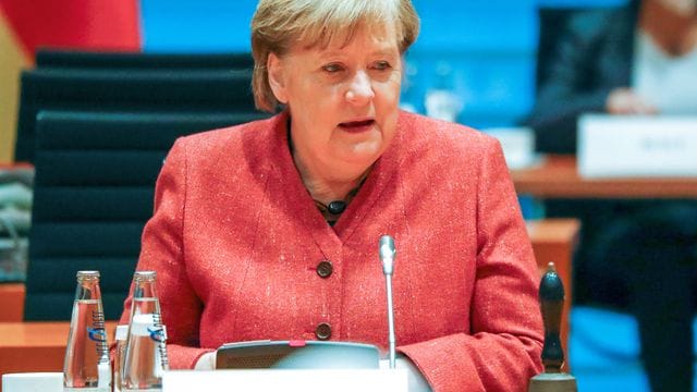 Kanzlerin Angela Merkel bezeichnet die Amtseinführung des neuen US-Präsidenten als "Feier der amerikanischen Demokratie". Kanzlerin Angela Merkel bezeichnet die Amtseinführung des neuen US-Präsidenten als "Feier der amerikanischen Demokratie".