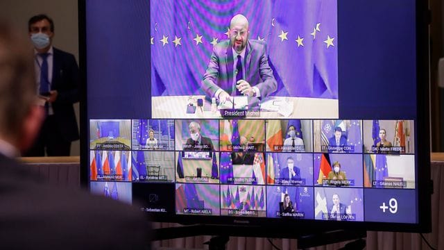 Die EU-Staats- und Regierungschef wollen sich bei ihrem Videogipfel zum Vorgehen gegen neue Varianten des neuartigen Coronavirus abstimmen. Die EU-Staats- und Regierungschef wollen sich bei ihrem Videogipfel zum Vorgehen gegen neue Varianten des neuartigen Coronavirus abstimmen.