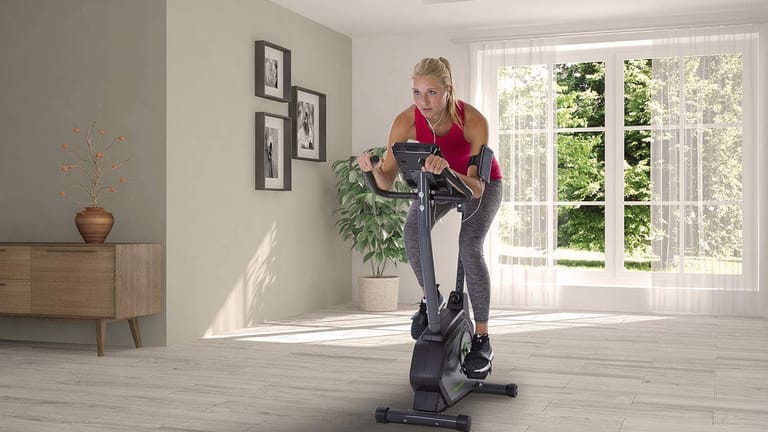 Ergometer kaufen: Mit diesen Fitnessgeräten erreichen Sie auch zu Hause Ihre Trainingsziele.