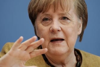 Bundeskanzlerin Angela Merkel (CDU) hat dem neuen US-Präsidenten Joe Biden ein stärkeres, auch militärisches Engagement Deutschlands und Europas in internationalen Fragen versprochen.