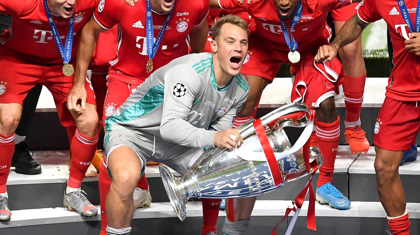 Manuel Neuer mit Champions-League-Pokal: In einer möglichen Super League hätten die Top-Klubs Europas gespielt.