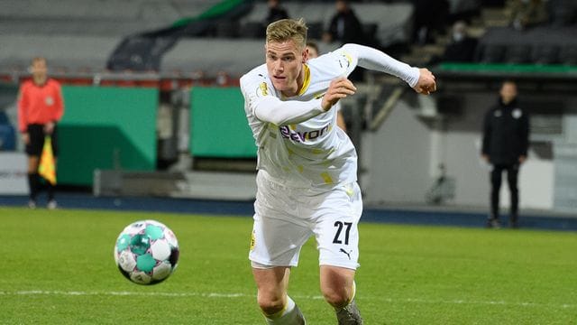 Der Dortmunder Steffen Tigges unterschrieb einen Profivertrag.