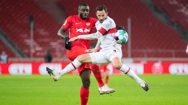 Wird mit dem FC Bayern in Verbindung gebracht: Der Leipziger Dayot Upamecano (l). Wird mit dem FC Bayern in Verbindung gebracht: Der Leipziger Dayot Upamecano (l).