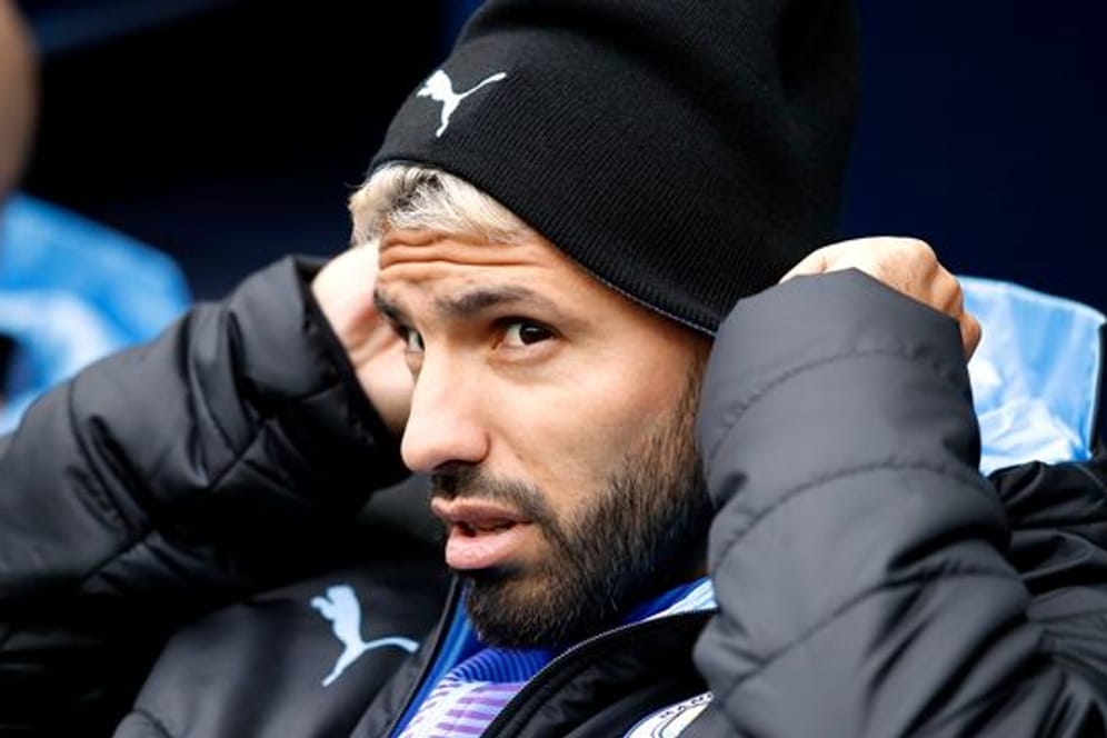 Manchester City muss noch länger auf Torjäger Sergio Agüero verzichten.