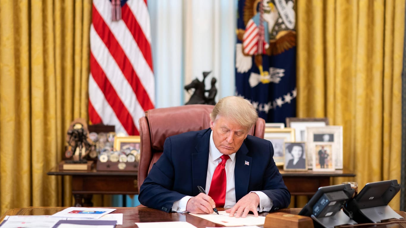 Donald Trump im Dezember 2020: Der frühere US-Präsident hatte einen roten Sessel im Oval Office.
