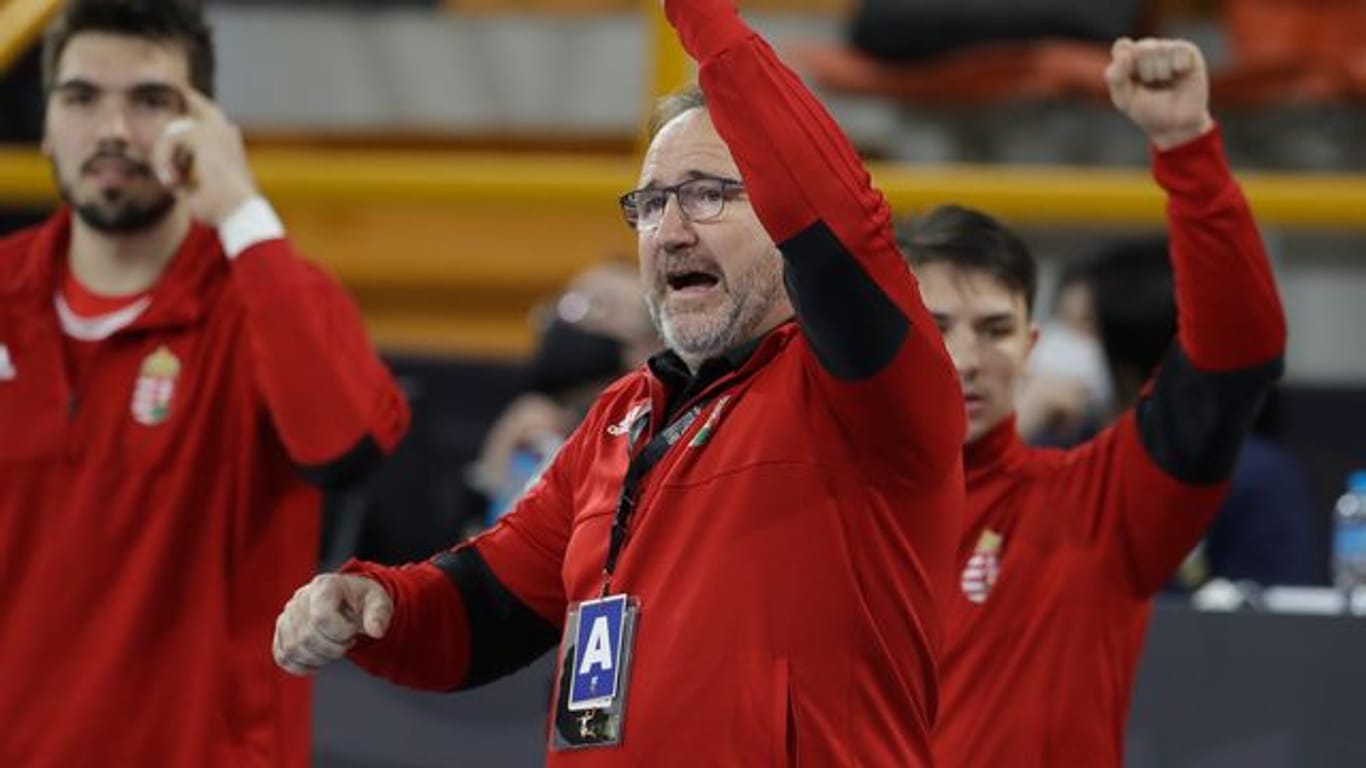 Istvan Gulyas, Trainer von Ungarn, gestikuliert heftig.