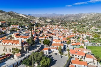 Dorf Kalavasos auf Zypern: Auf der Mittelmeerinsel hat es ein leichteres Erdbeben gegeben.