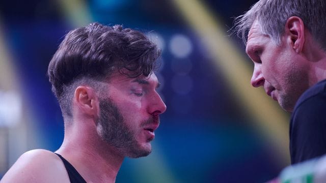 Realitystar Sam Dylan (l) sorgt auch bei der RTL-"Dschungelshow" für Irritationen. Realitystar Sam Dylan (l) sorgt auch bei der RTL-"Dschungelshow" für Irritationen.