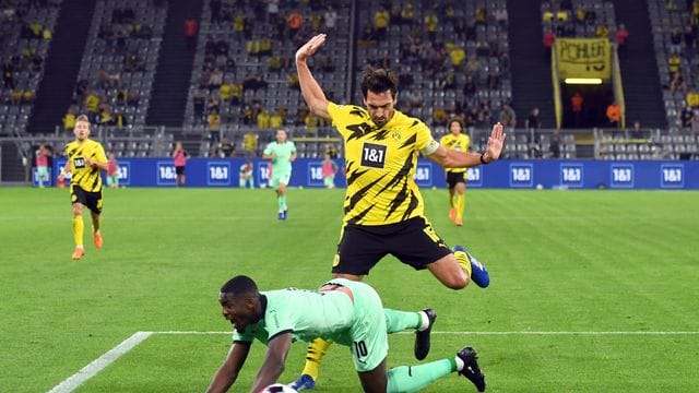 Das Traditionsduell Borussia Mönchengladbach gegen Borussia Dortmund birgt immer jede Menge Brisanz. Das Traditionsduell Borussia Mönchengladbach gegen Borussia Dortmund birgt immer jede Menge Brisanz.