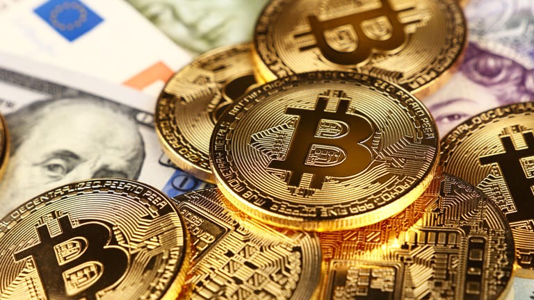 Physische Bitcoins: Viele Anhänger glauben an Bitcoin als alternative Währung.