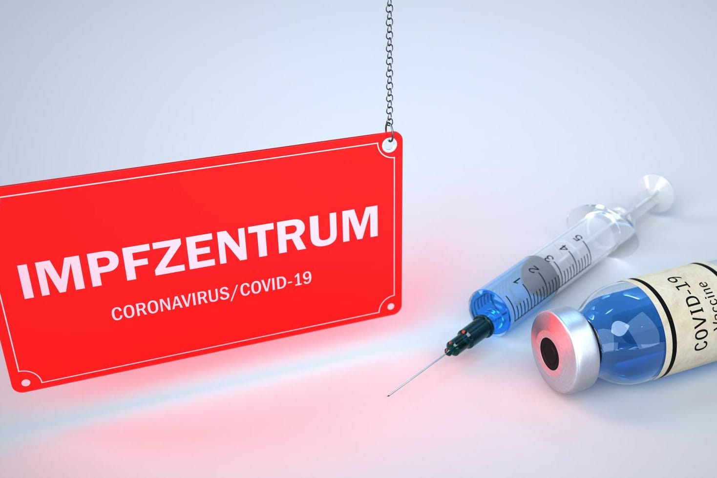 Ampulle und Spritze mit Covid-19-Impfstoff: Die Corona-Impfungen finden in regionalen Impfzentren statt. Die Terminvergabe erfolgt nach einem vom Gesundheitsministerium festgelegten Prioritätenprinzip.