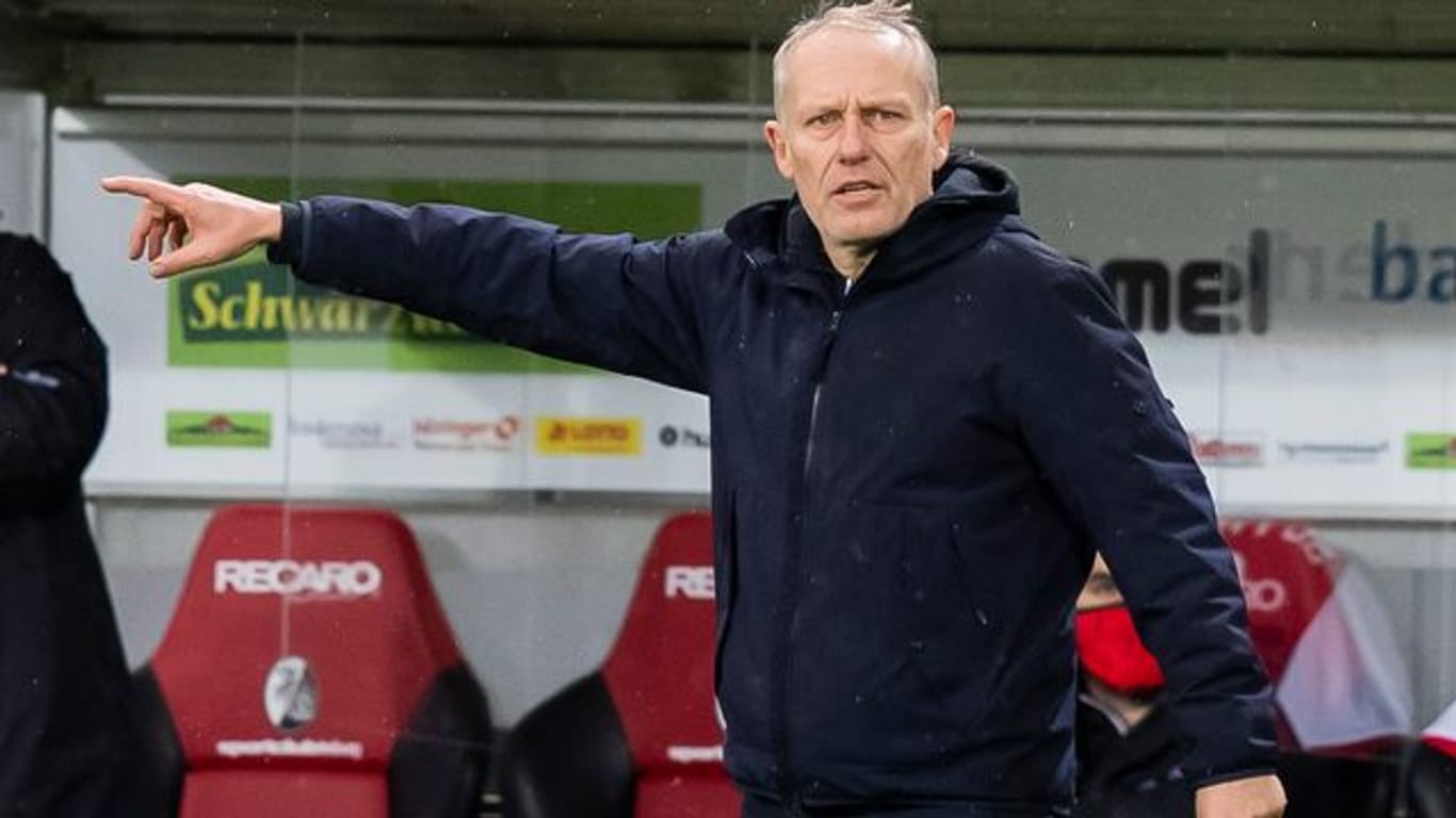 Fühlt sich in Freiburg weiterhin wohl: SC-Coach Christian Streich.