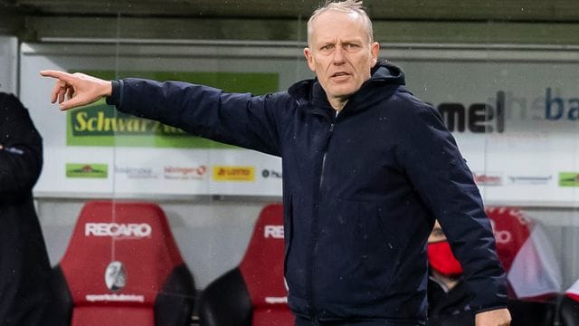 Fühlt sich in Freiburg weiterhin wohl: SC-Coach Christian Streich.
