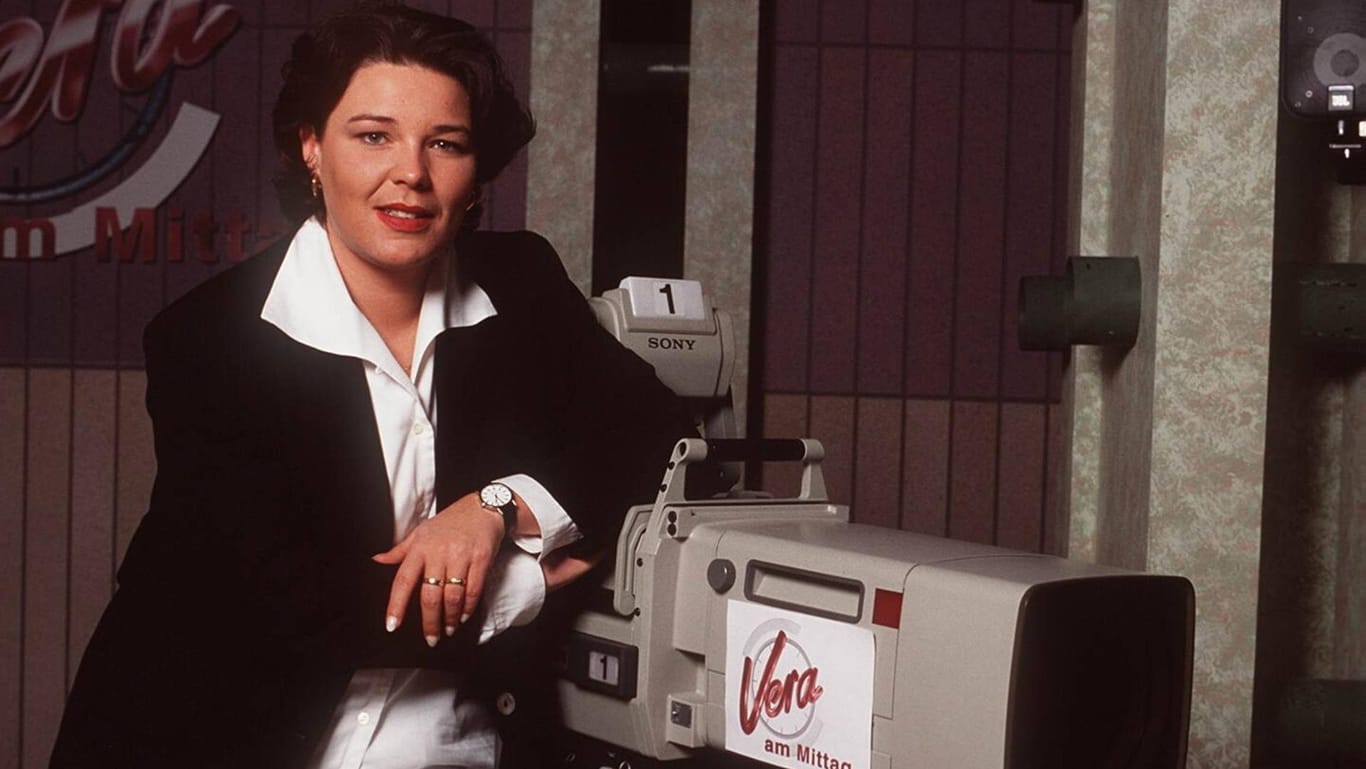 Vera Int-Veen: Hier posiert sie 1996 im "Vera am Mittag"-Studio.