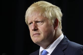 Boris Johnson: Der britische Premier warnte davor, dass die Virus-Variante ansteckender und vermutlich auch tödlicher sei.