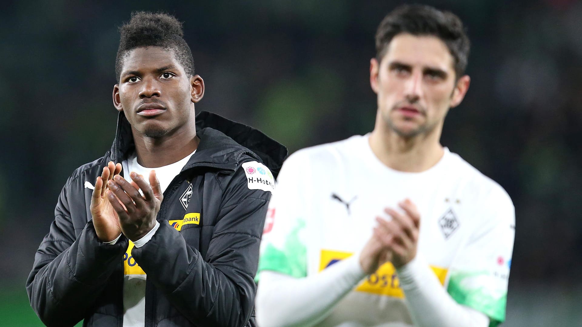 Gladbach-Stars: Lars Stindl glaubt an eine Bestrafung von Breel Embolo (l.). Gladbach-Stars: Lars Stindl glaubt an eine Bestrafung von Breel Embolo (l.).