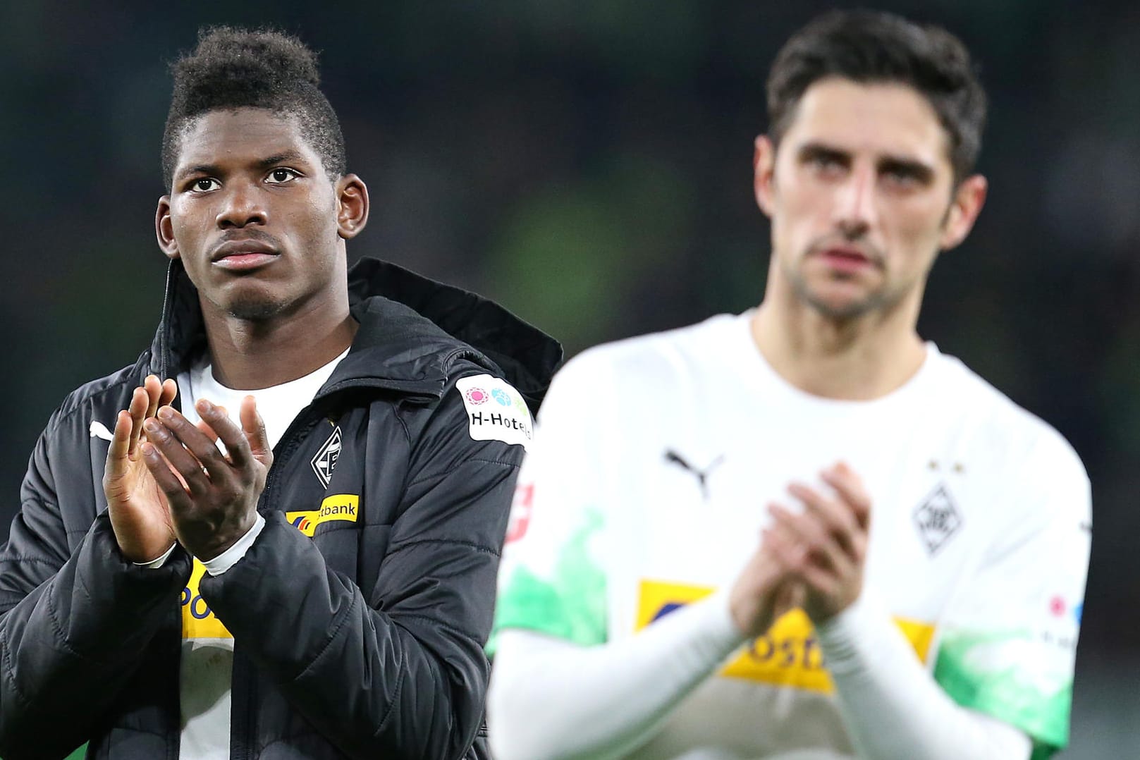 Gladbach-Stars: Lars Stindl glaubt an eine Bestrafung von Breel Embolo (l.).