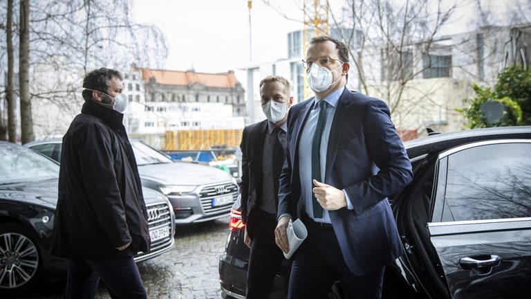Jens Spahn: Masken-Einkäufe zum Fixpreis machen ihm jetzt Probleme.