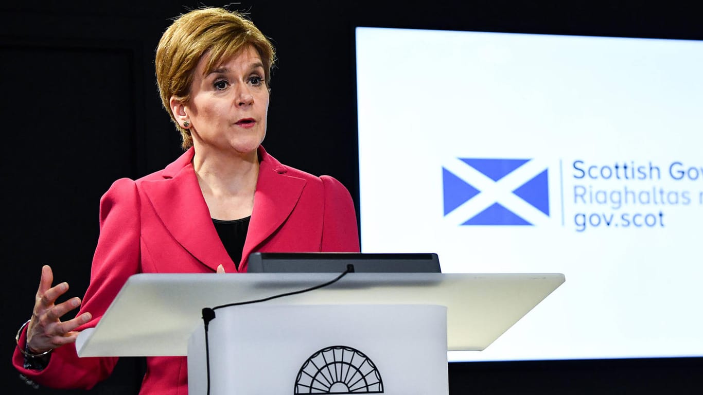 Nicola Sturgeon: Schottlands Regierungschefin erhält für ihren Vorstoß scharfe Kritik von der Regierung in London: