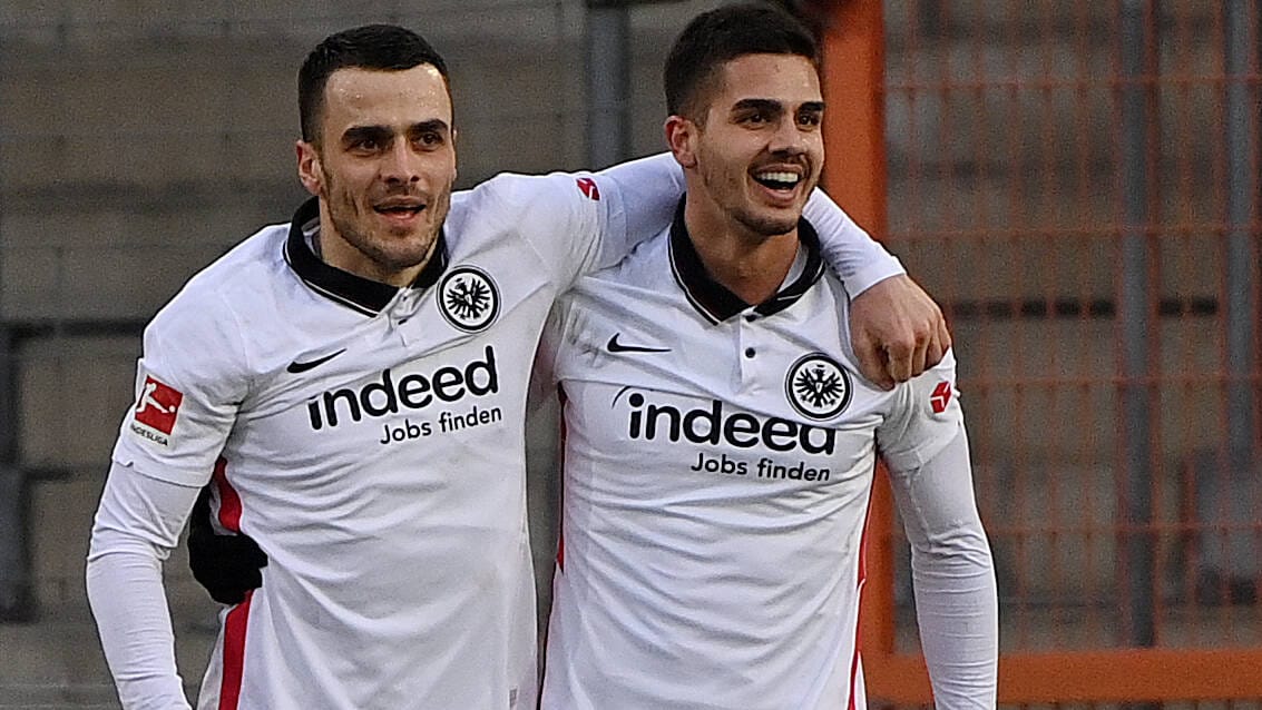 Die Helden des Spiels: Filip Kostic (l.) und André Silva.