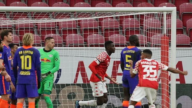 RB Leipzig musste gegen Mainz einen Rückschlag im Titelrennen hinnehmen. RB Leipzig musste gegen Mainz einen Rückschlag im Titelrennen hinnehmen.