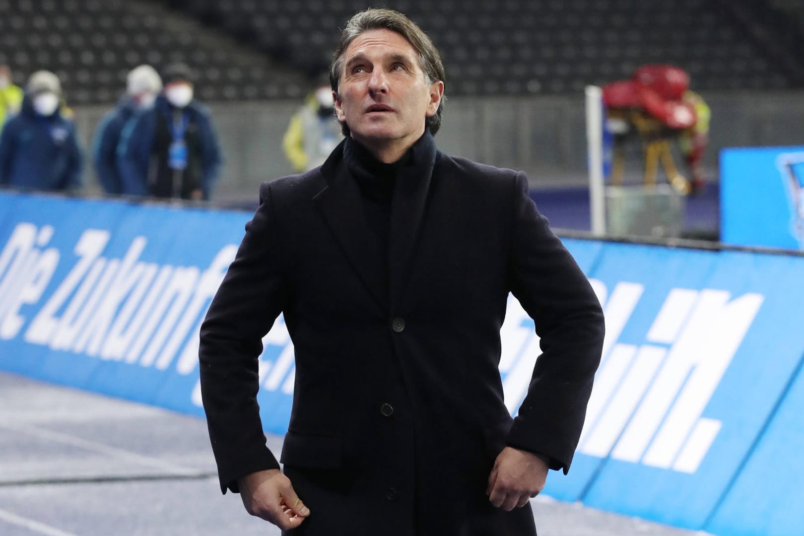 Bruno Labbadia: Einem Medienbericht zufolge soll der Fußballlehrer seines Amtes enthoben werden.