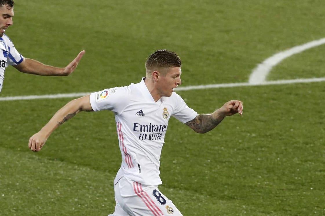 Toni Kroos (re.): Der DFB-Nationalspieler glänzte für Real Madrid gegen Deportivo Alaves.