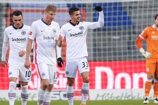 Die Frankfurter um Filip Kostic (r) brillierten in Bielefeld.