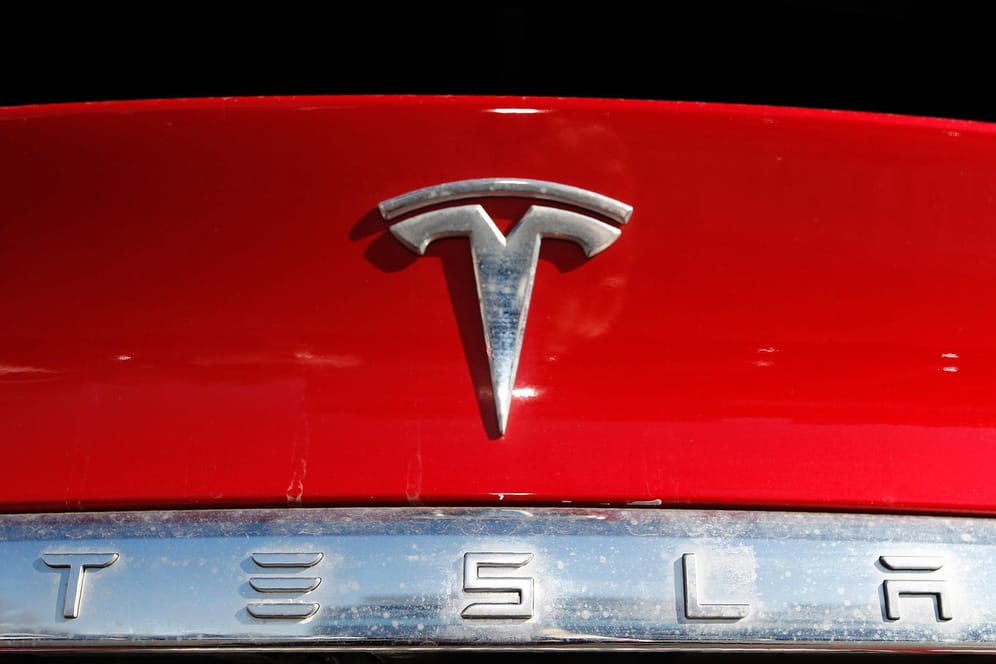 Tesla Model X (Archivbild): Das Unternehmen von Elon Musk hat Probleme mit Touchscreens.