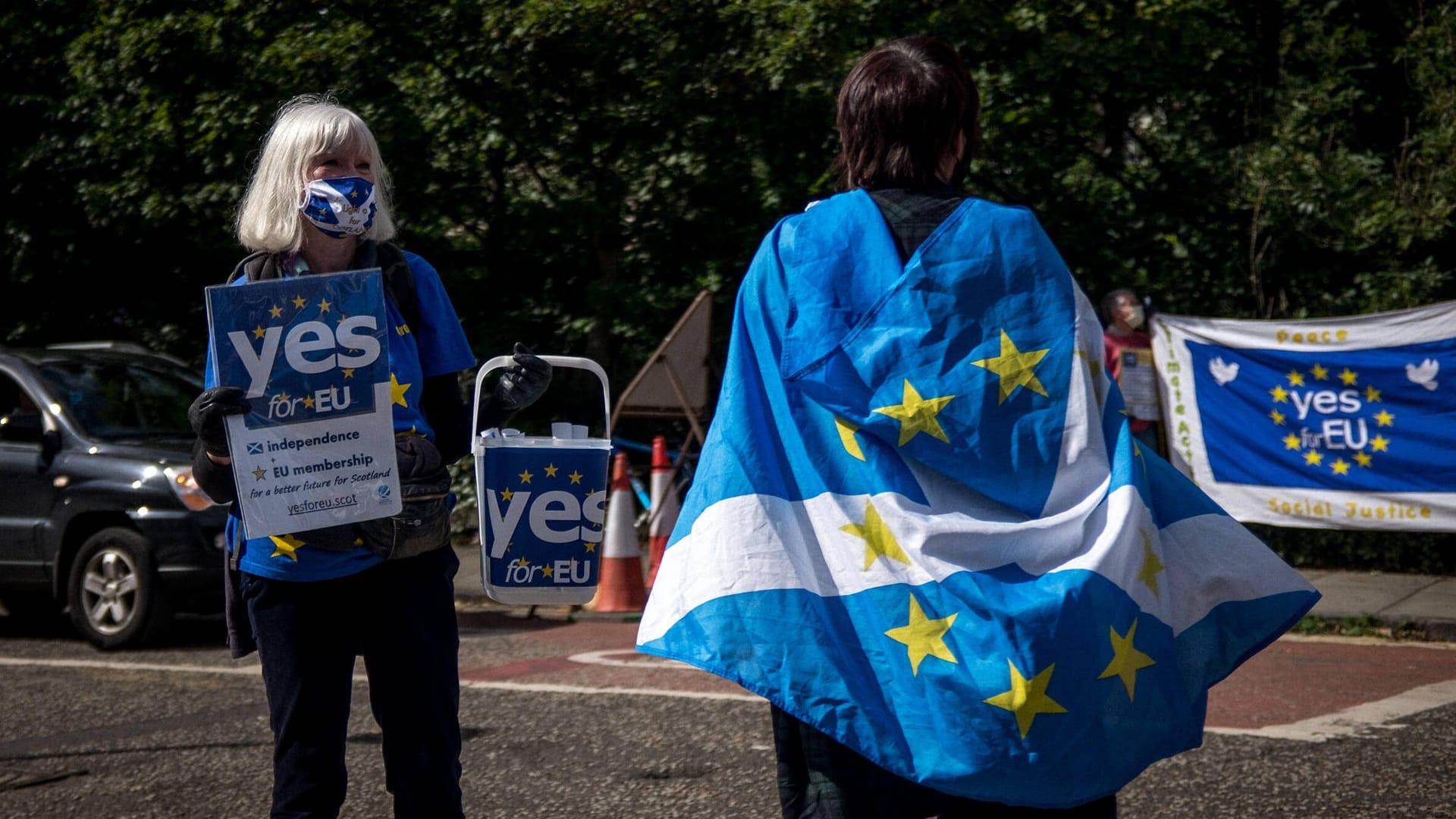 Demonstration für schottische Unabhängigkeit 2020: Eine Mehrheit im Land will einer Umfrage zufolge näher an die EU, weg von Großbritannien. Demonstration für schottische Unabhängigkeit 2020: Eine Mehrheit im Land will einer Umfrage zufolge näher an die EU, weg von Großbritannien.