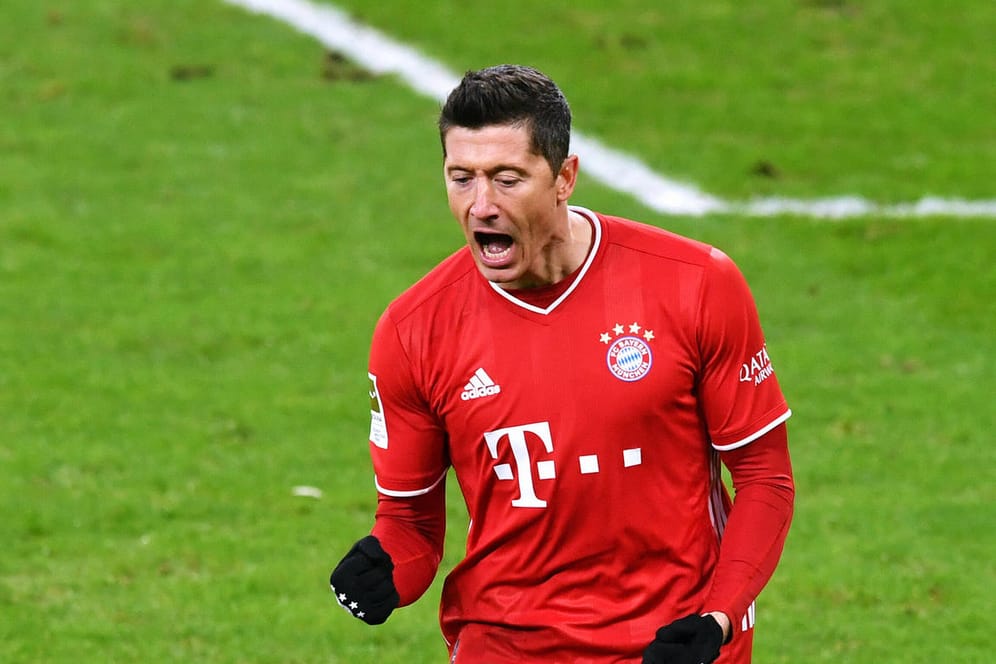 Robert Lewandowski: Der Bayern-Stürmer traf zum elften Mal in Folge gegen Schalke.