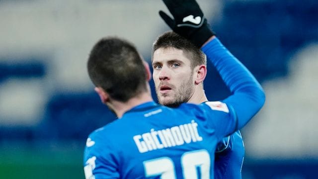 Andrej Kramaric (r) traf zwei Mal per Elfmeter und trug sich in die Bundesliga-Geschichtsbücher ein. Andrej Kramaric (r) traf zwei Mal per Elfmeter und trug sich in die Bundesliga-Geschichtsbücher ein.