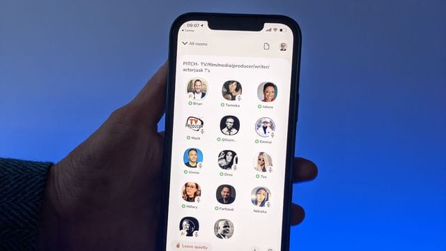 Die App Clubhouse: In der Audio-App können Anwender Gesprächen wie bei einem Live-Podcast zuhören oder sich aktiv an Diskussionen beteiligen können.