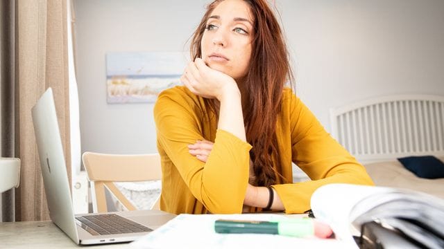 Jeden Tag die gleichen vier Wände: Nach mehreren Monaten Arbeit im Homeoffice, haben nicht wenige etwas von ihrer Arbeitsmotivation eingebüßt.