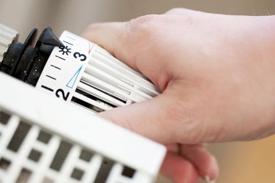 Bei so einem Heizungsthermostat steht die Stufe drei in der Regel für etwa 20 Grad. Bei so einem Heizungsthermostat steht die Stufe drei in der Regel für etwa 20 Grad.