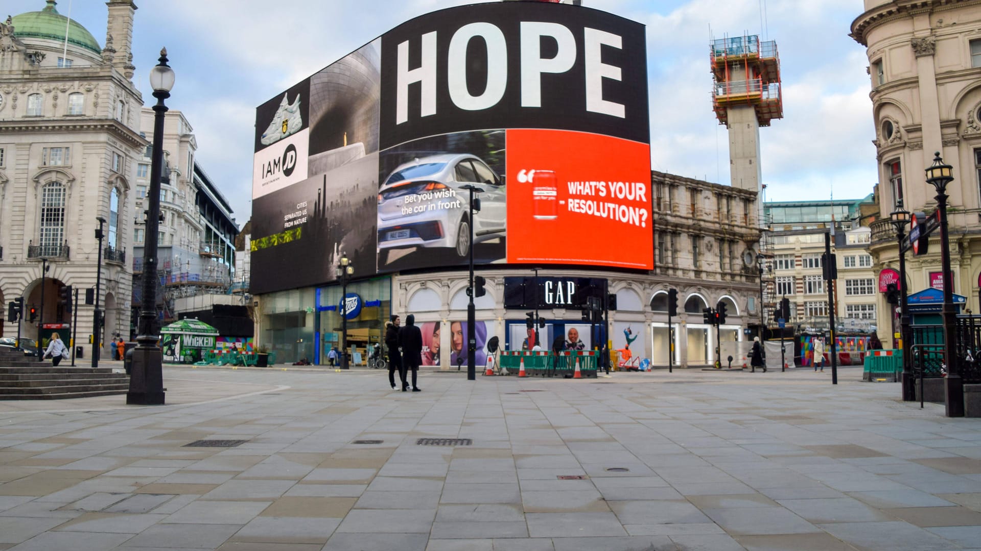 Der Piccadilly Circus in London: Normalerweise tummeln sich hier Menschenmassen, nun sind nur wenige unterwegs.