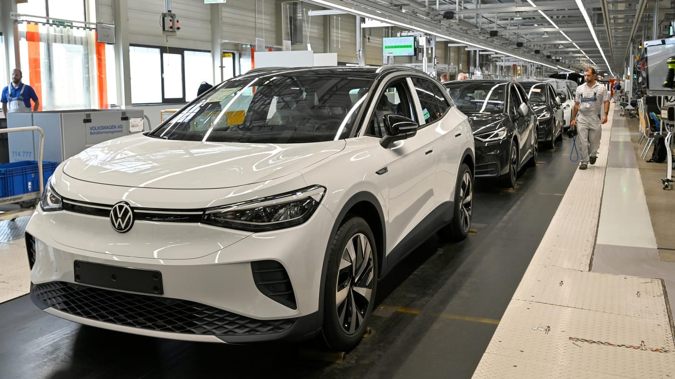 Volkswagen: Der Engpass bei Computerbauteilen zwingt den Konzern seit Dezember zu Produktionskürzungen und Kurzarbeit an einzelnen Standorten.