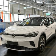 Volkswagen: Der Engpass bei Computerbauteilen zwingt den Konzern seit Dezember zu Produktionskürzungen und Kurzarbeit an einzelnen Standorten.
