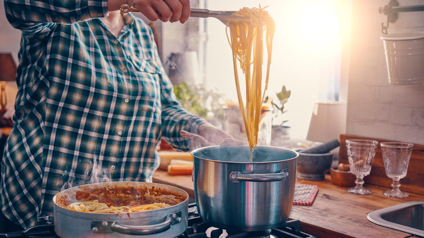Spaghetti: In vielen Haushalten kommen sie regelmäßig auf den Tisch.