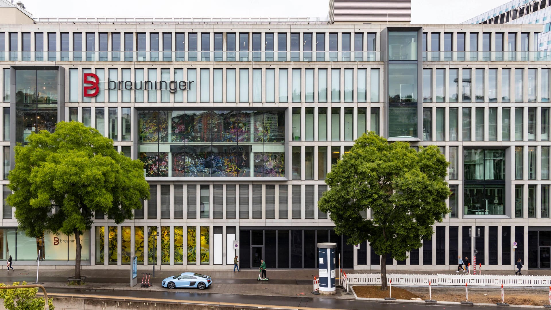 Das Kaufhaus Breuninger in Stuttgart (Symbolbild): Das Parkhaus des Geschäfts soll für ein "Smart Mobility Hub" entfernt werden. Das Kaufhaus Breuninger in Stuttgart (Symbolbild): Das Parkhaus des Geschäfts soll für ein "Smart Mobility Hub" entfernt werden.