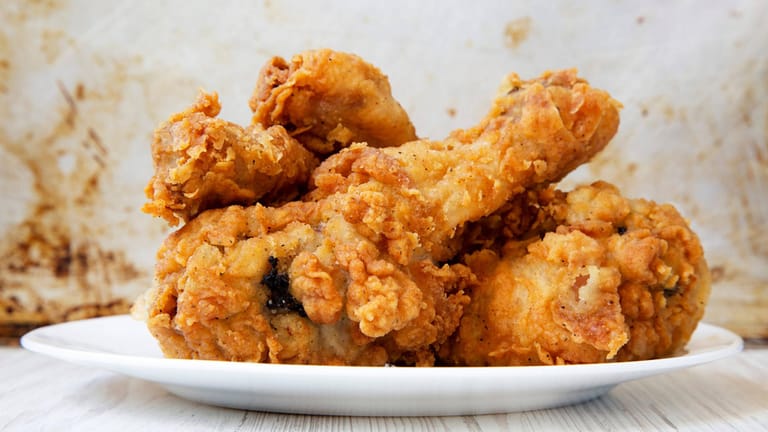 Ekel im Allgäu: Restaurant liefert frittiertes Hähnchen mit Maden Ekel im Allgäu: Restaurant liefert frittiertes Hähnchen mit Maden