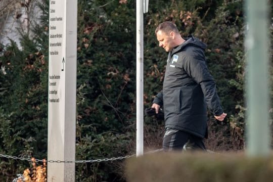 Pal Dardai kommt zum ersten offiziellen Training von Hertha BSC.