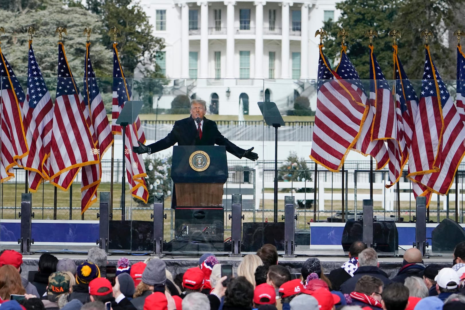 Donald Trump heizt ein: Bei einer Rede am 6. Januar forderte er seine Anhänger dazu auf, zum Kapitol zu gehen.