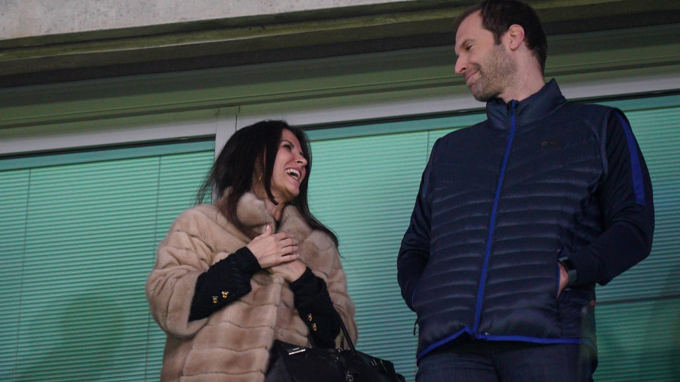 Granovskaia (l.) und Chelsea-Legende Cech: "Gibt nur eine Person, die dafür sorgt, dass Dinge über die Bühne gehen."