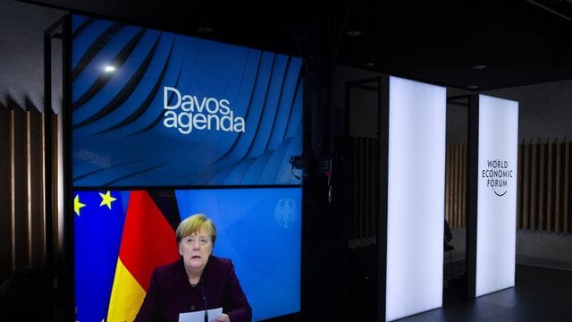 Bundeskanzlerin Angela Merkel spricht während einer Videokonferenz bei der Davos Agenda im Rahmen des Weltwirtschaftsforum.