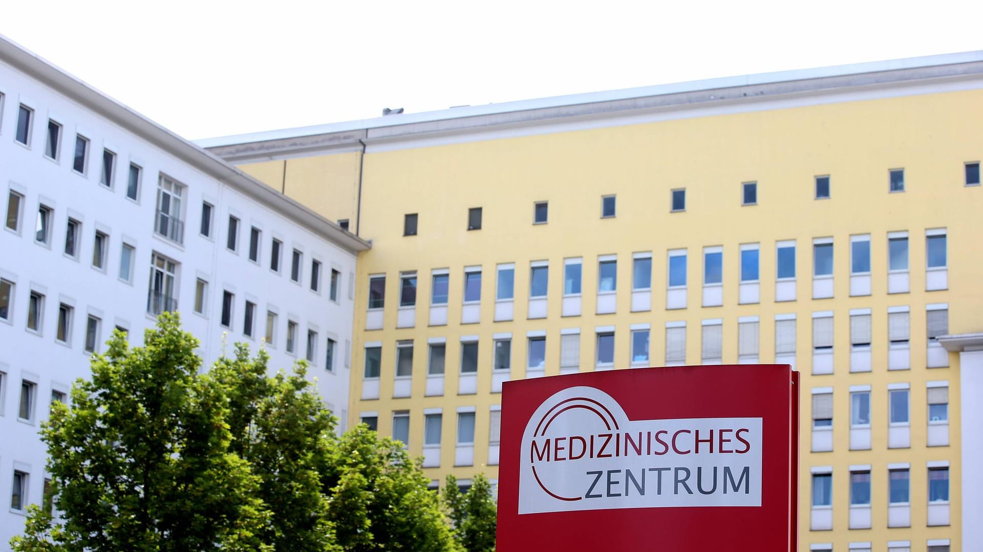 Das Medizinische Zentrum mit dem Knappschaftskrankenhaus: Es hat dort einen Corona-Ausbruch gegeben.