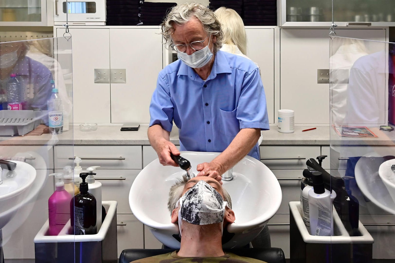 Friseur in Essen: Seit Dezember müssen die Läden ganz geschlossen bleiben, zum zweiten Mal in der Krise.