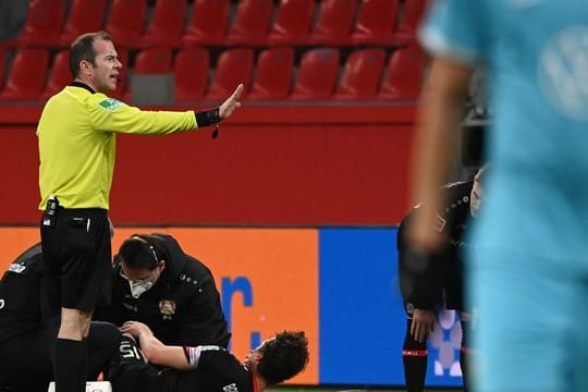 Leverkusens Julian Baumgartlinger hatte sich in der Partie gegen den VfL Wolfsburg schwer verletzt.